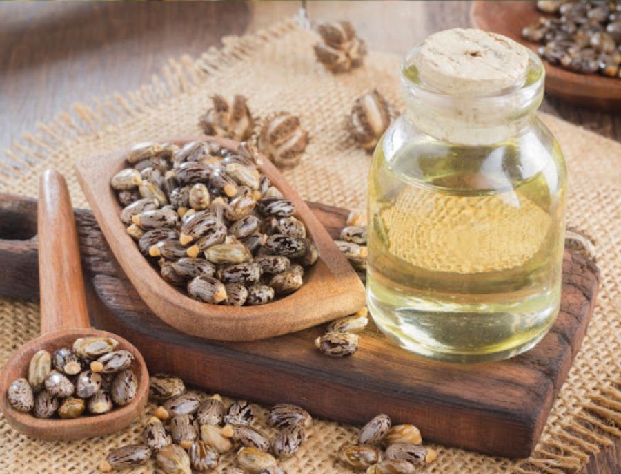 7 Amazing Benefits Of Using Castor Oil For Skin