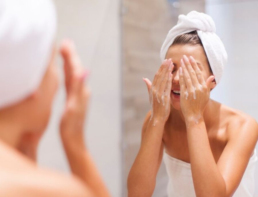 A Step-by-Step Guide To Cleansing Your Face