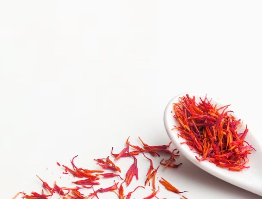 Unveiling 9 Saffron Benefits For Skin & How To Use It For Glowing Skin